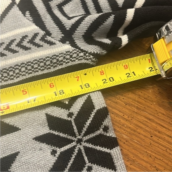 NFL Raiders Ugly Christmas Sweater size Small Like New Condition Holiday Winter - Picture 7 of 15